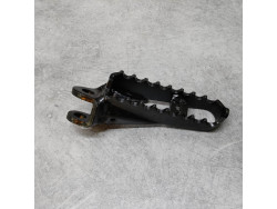 Repose-pieds droit Honda CR250 1985 N.O.S 50616-KA4-830