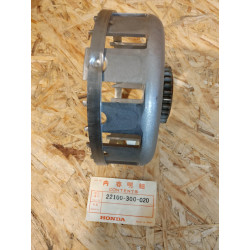 Cloche d'embrayage neuve Honda CB750 Four K0 K1 K2 - 22100-300-020