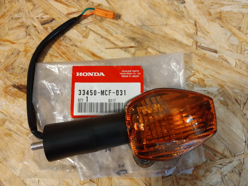 Clignotant avant gauche neuf Honda VTR1000 SP2 - 33450-MCF-D31