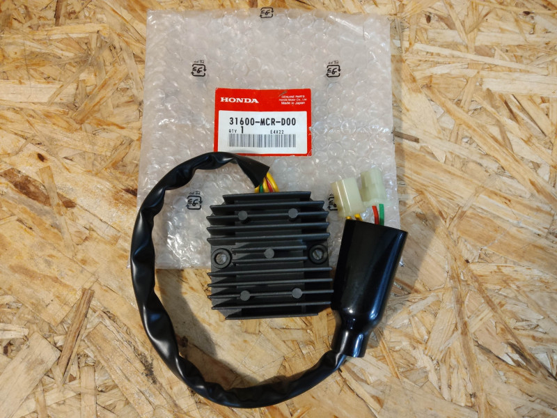 Rectifieur Régulateur Honda VT750 Shadow 31600-MCR-D00