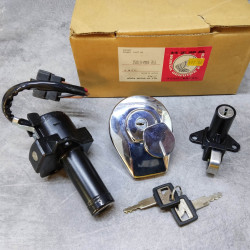 Jeu de serrures + clefs Honda VF1100C CF 35010-MB4-761