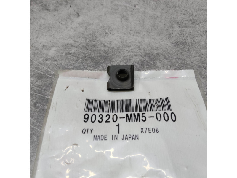 Écrou agrafe D6 mm Honda 90320-MM5-000 CBR1000