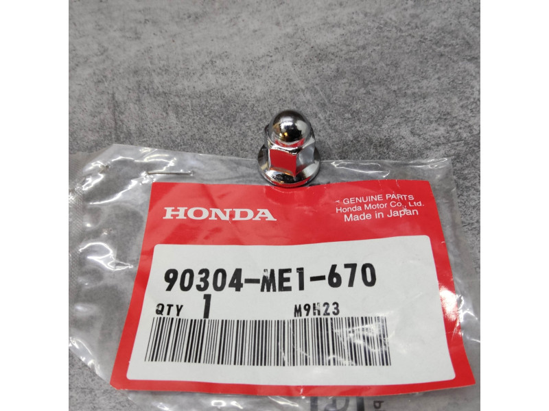 Ecrou borgne à embase M8 chromé HONDA 90304-ME1-670 CB1300 CBX750 CH250 CRM125