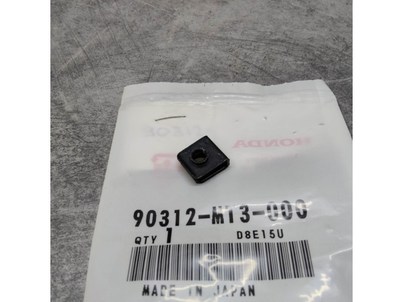 Agrafe vis 5mm Honda 90312-MT3-000 | Fixation moto