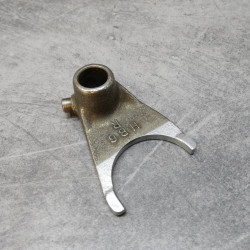 Fourchette de boîte Honda 24211-HB6-000 N.O.S