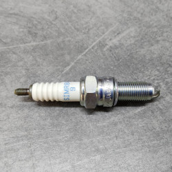 Bougie NGK SIMR8A9 Honda NSA700 CBR250R CRF250 31916-MEH-003