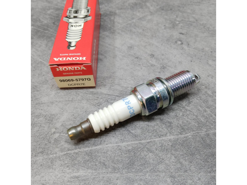 Bougie NGK DCPR7E Honda 98069-5797Q | Allumage Moto