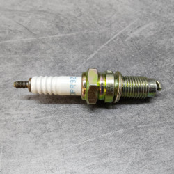 Bougie NGK DPR9Z Honda - Réf. 98061-59616