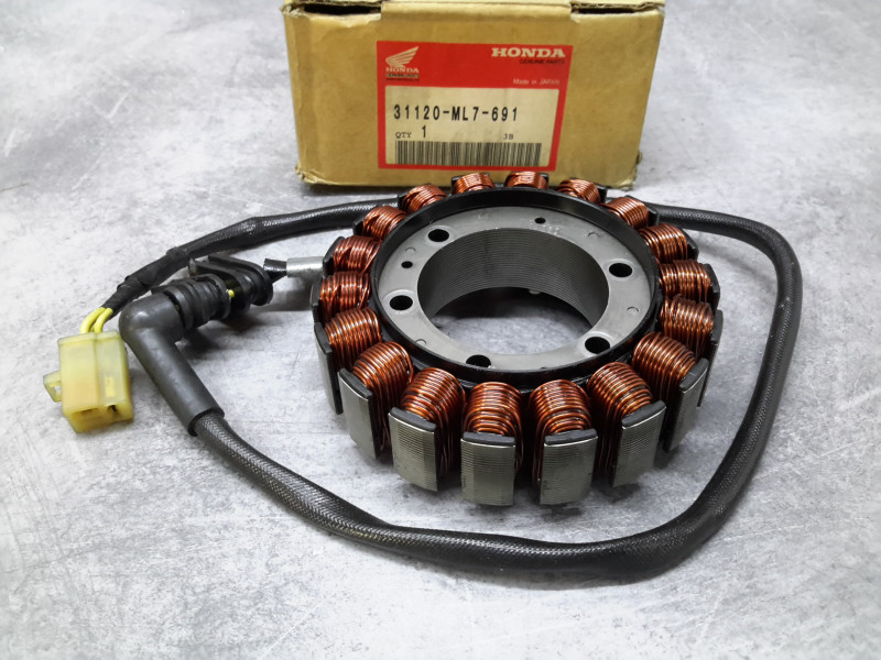Stator neuf HONDA origine VFR750 (DENSO) 1987 31120-ML7-691