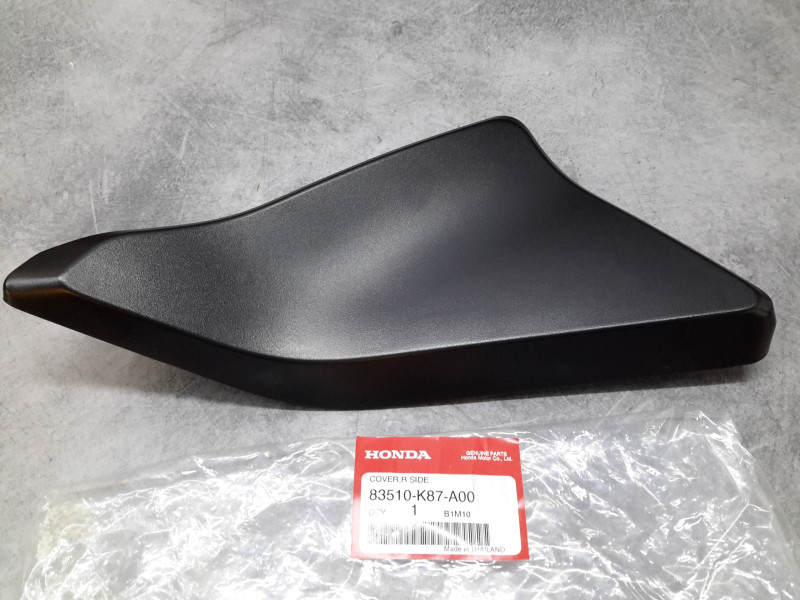 Cache latéral droit Honda CMX500 Rebel 83510-K87-A00