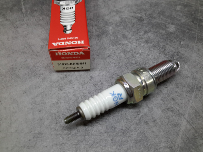Bougie NGK CPR8EA-9 Honda CBF125M réf. 31916-KRM-841