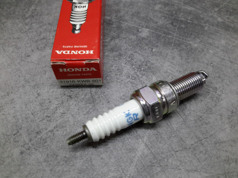 Bougie NGK CPR6EA-9S Honda 31916-KWB-601