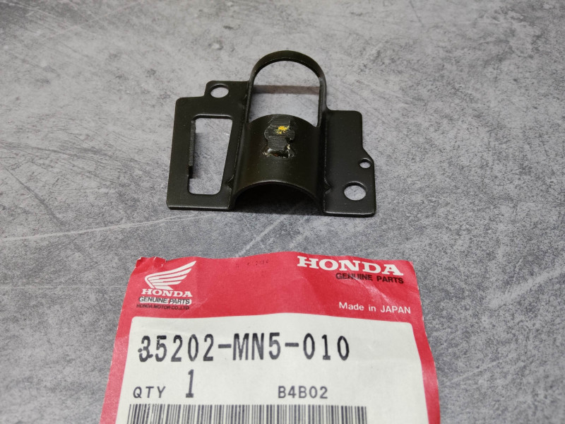 Plaque appui commodo gauche Honda 35202-MN5-010