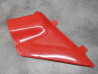Cache latéral droit rouge R23 Honda – Réf. 83600-167-000ZA
