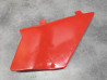 Cache latéral droit rouge R23 Honda – Réf. 83600-167-000ZA