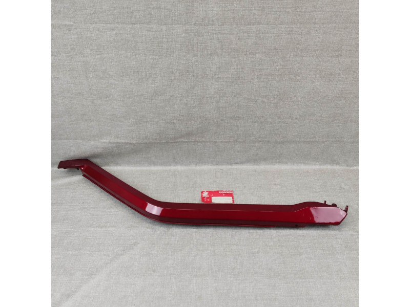 rail latéral gauche de CH125 Spacy 86 code couleur R132C