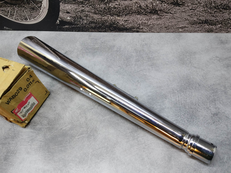 Silencieux droit GL650 GL700 Silver Wing HONDA 18330-ME2-405