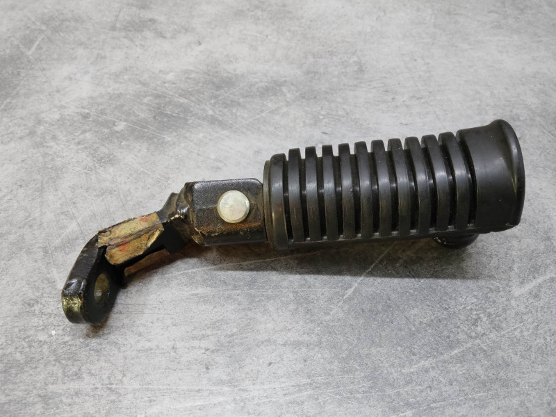 Repose pied avant gauche CB450 HONDA 50640-443-740