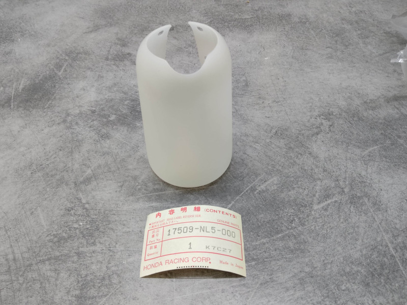 Couvercle pompe carburant RVF750AR HONDA 17509-NL5-000
