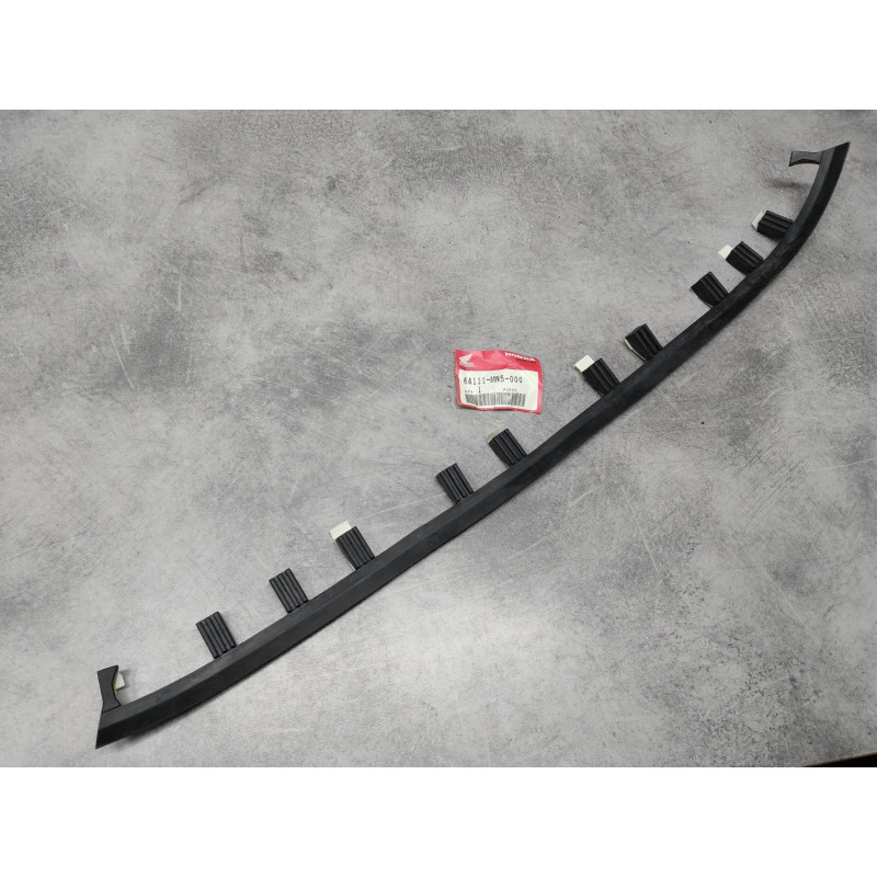 Joint pare-brise Honda GL1500 - Référence 64111-MN5-000