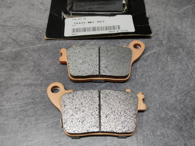 Plaquettes frein avant Honda CBR1000 06435-MEL-D23