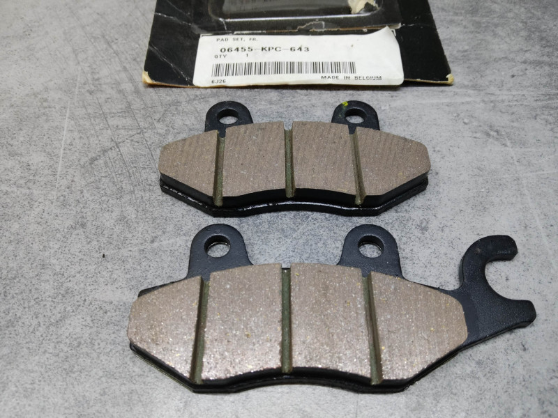 Plaquettes frein avant Honda XL125V - Réf. 06455-KPC-643