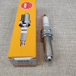 Bougie NGK Standard LMAR8A-9 Honda | Réf. 1078644