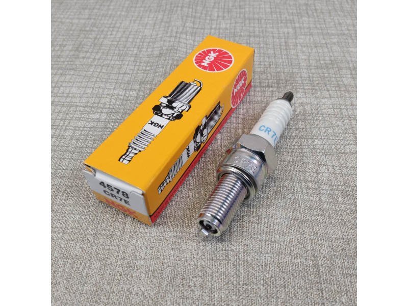 Bougie NGK Standard CR7E - Pièce Honda Réf. 1078649