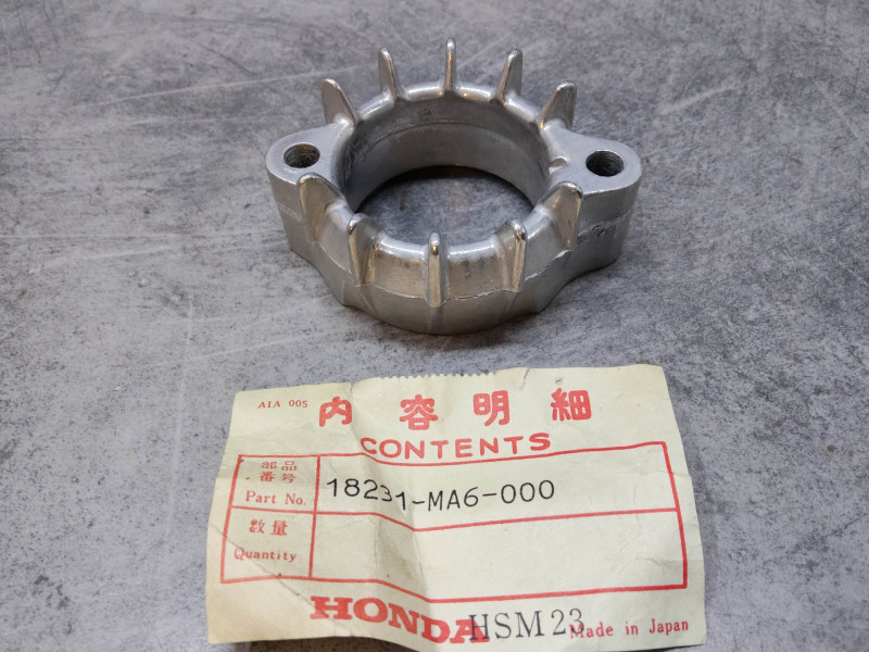 Collerette d'échappement Honda CBX400F CBX550F - Réf. 18231-MA6-000