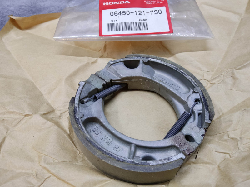 Jeu machoires de frein HONDA 06450-121-730