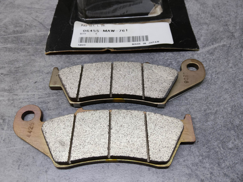 Plaquettes Frein Avant Honda XL600 - Réf. 06455-MAW-761