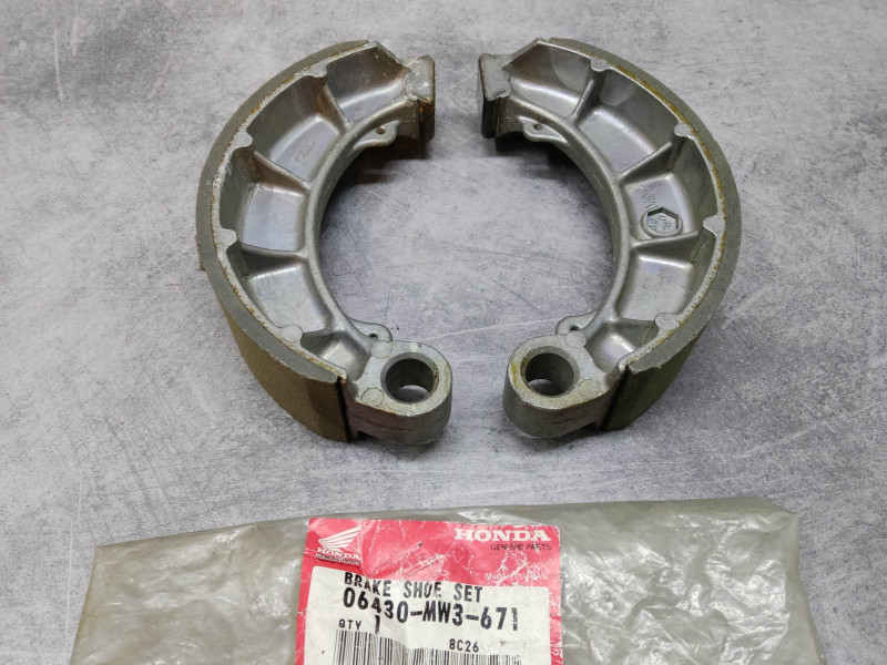 Jeu machoires AR CB500 VT600C TRX250 HONDA (manque 2 ressorts) 06430-MW3-671