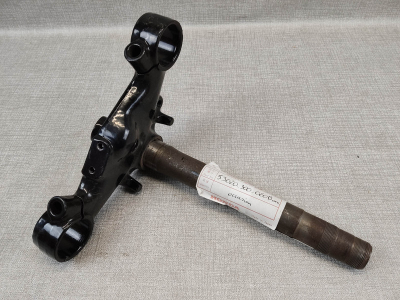 Té de fourche inférieur D35 mm Honda CB750 K0/K1 – Occasion