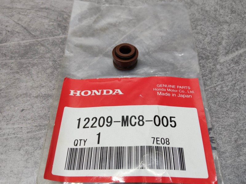 Joint queue soupapes FT500 XL600RD/RE/RF/LD/LE XR500RD/RE HONDA 12209-MC8-005