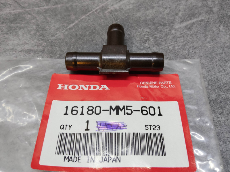Joint en T CB1000 CB1300 CB400 CB600 HONDA 16180-MM5-601