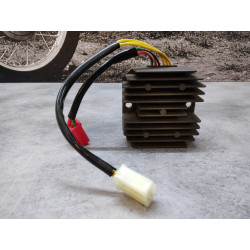 Régulateur Redresseur Honda CX500 CX500C 31600-415-008 Neuf