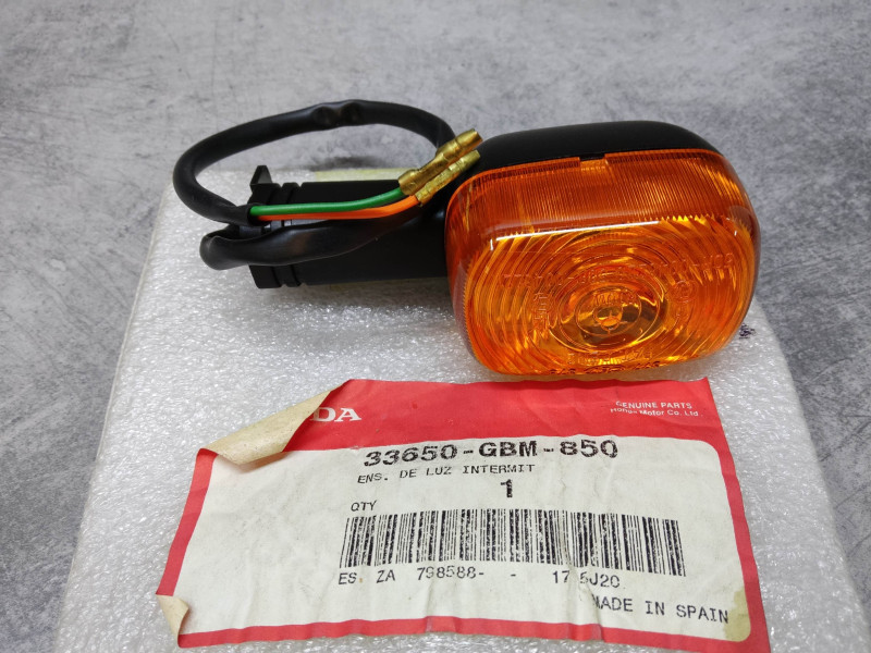 Clignotant AR gauche HONDA SFX50 95-01 33650-GBM-850