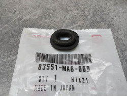 Caoutchouc cache latéral CB750 Seven Fifty HONDA 83551-MA6-000