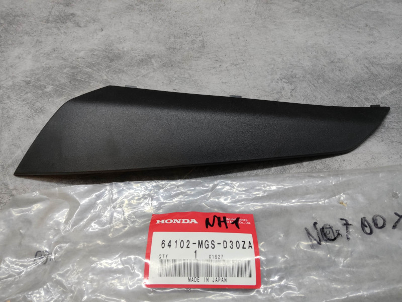 Couvercle B bagage droit NC700X HONDA 64102-MGS-D30ZA