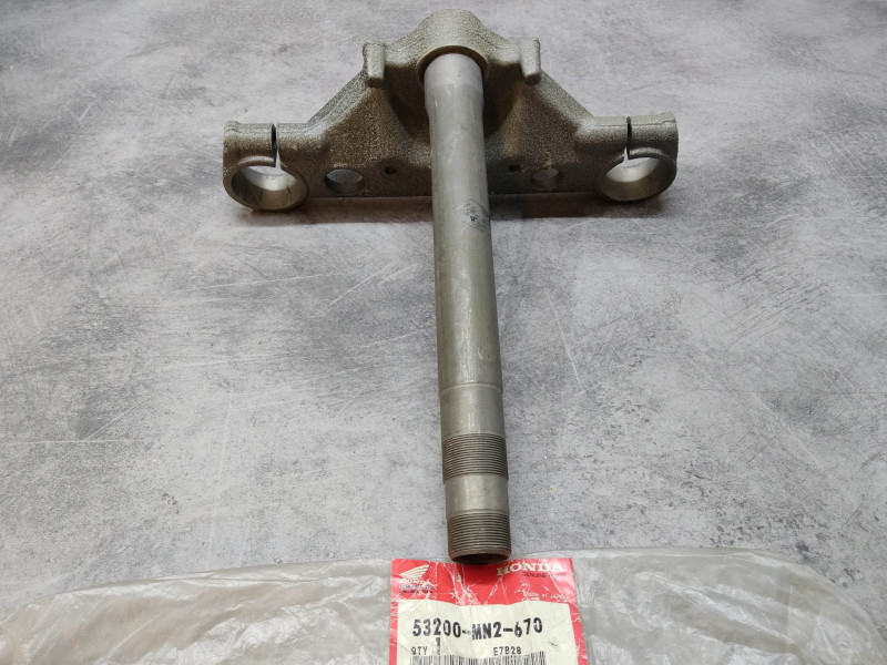 Té inférieur de fourche pour modèles VF750CJ HONDA 53200-MN2-670