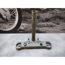 Té inférieur de fourche pour modèles VF750CJ HONDA 53200-MN2-670