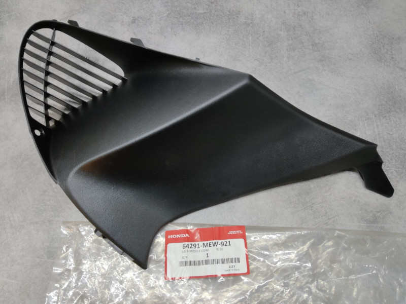 Couvercle Carénage Milieu Droit Honda NT700V Deauville