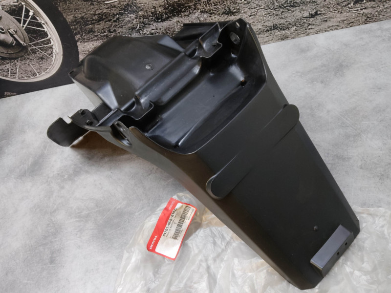 Garde boue arrière Honda XL650V Transalp 2000-06 | Réf. 84701-MCB-610ZA