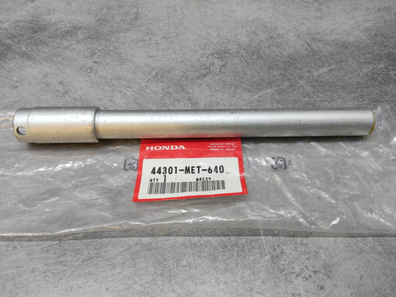Axe roue avant CBF500 CBF500A HONDA 44301-MET-640