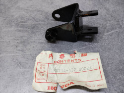 Chape de repose pied AR gauche de XL125S 79/85 HONDA 50714-437-000ZA