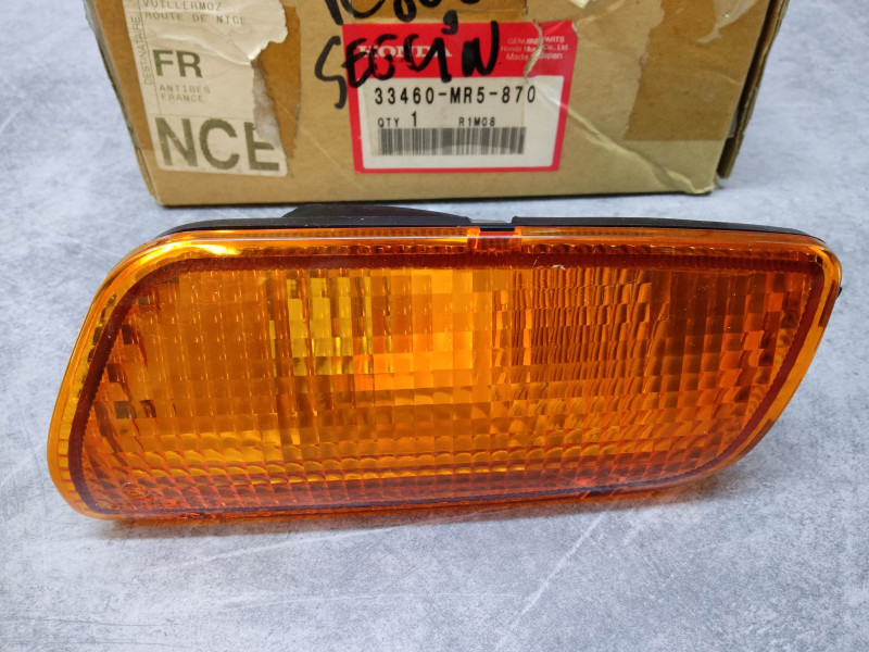 Clignotant avant gauche Honda PC800 Pacific Coast 33460-MR5-870