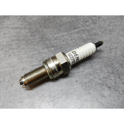 Bougie Denso U27ETR NGK CR9EK Honda ZJ980-002-000