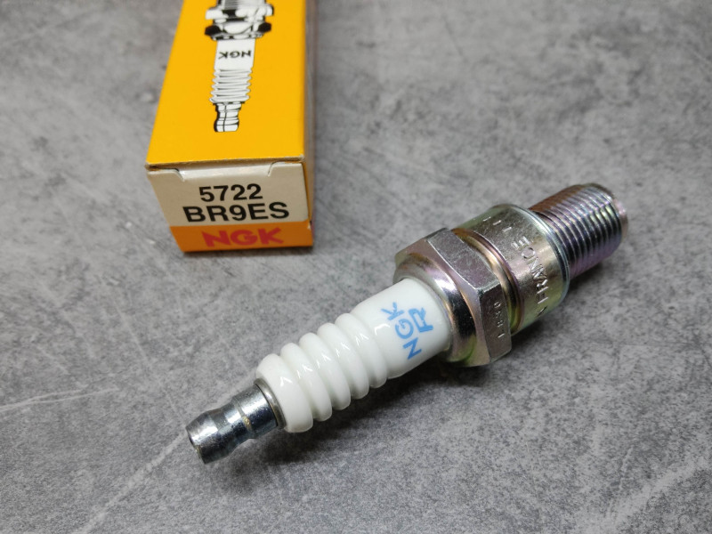 Bougie NGK Standard - BR9ES olive mobile HONDA