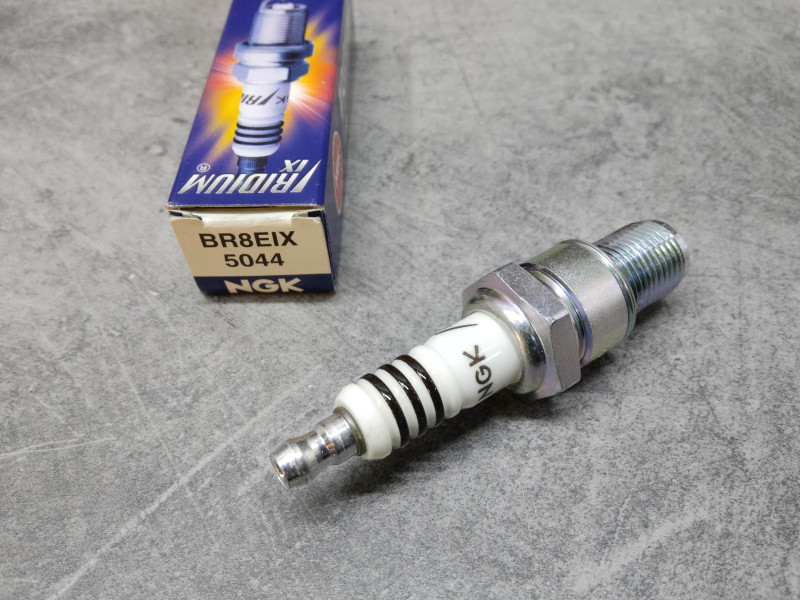 Bougie Iridium NGK BR8EIX 5044 - Moto Honda
