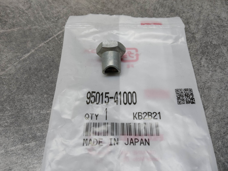 Ecrou réglage tige frein AR ST50-70 Z50 SL125 CB125S QR50... HONDA 95015-41000